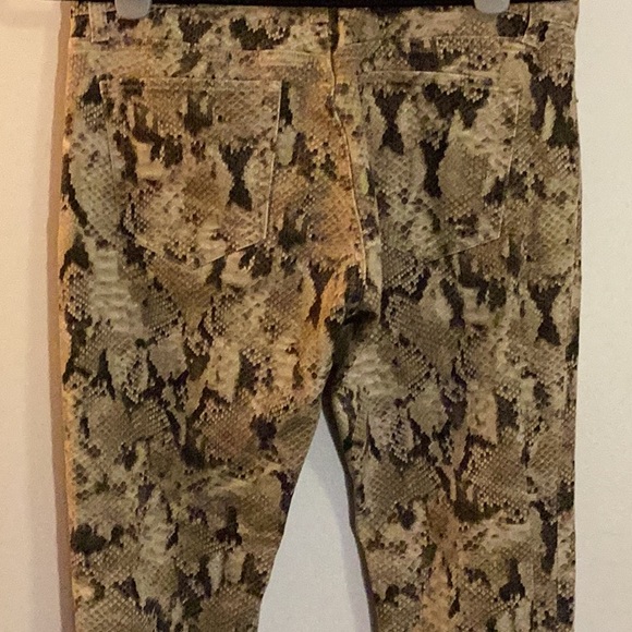 Ralph Lauren Denim jeans snake skin pattern 29” waist. Zippers at ankles - Picture 9 of 10